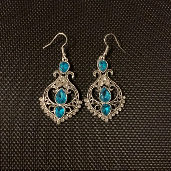 Vintage Silver and Blue Chandelier Earrings - Picture 4 of 4